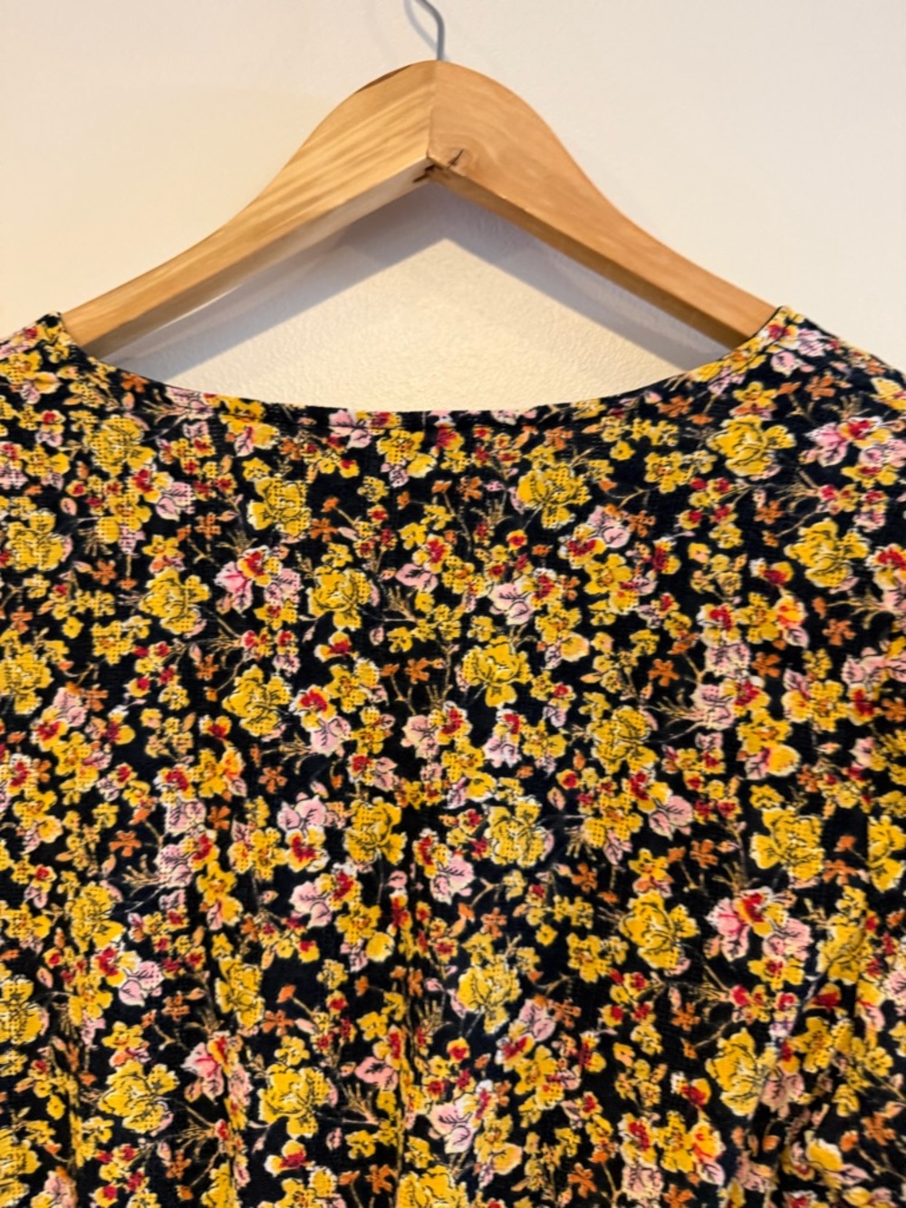 Piper and Scoot Black Floral V-Neck Dress with pockets Size small - Picture 3 of 11